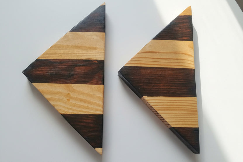 The Parallel Grain Corner Shelves